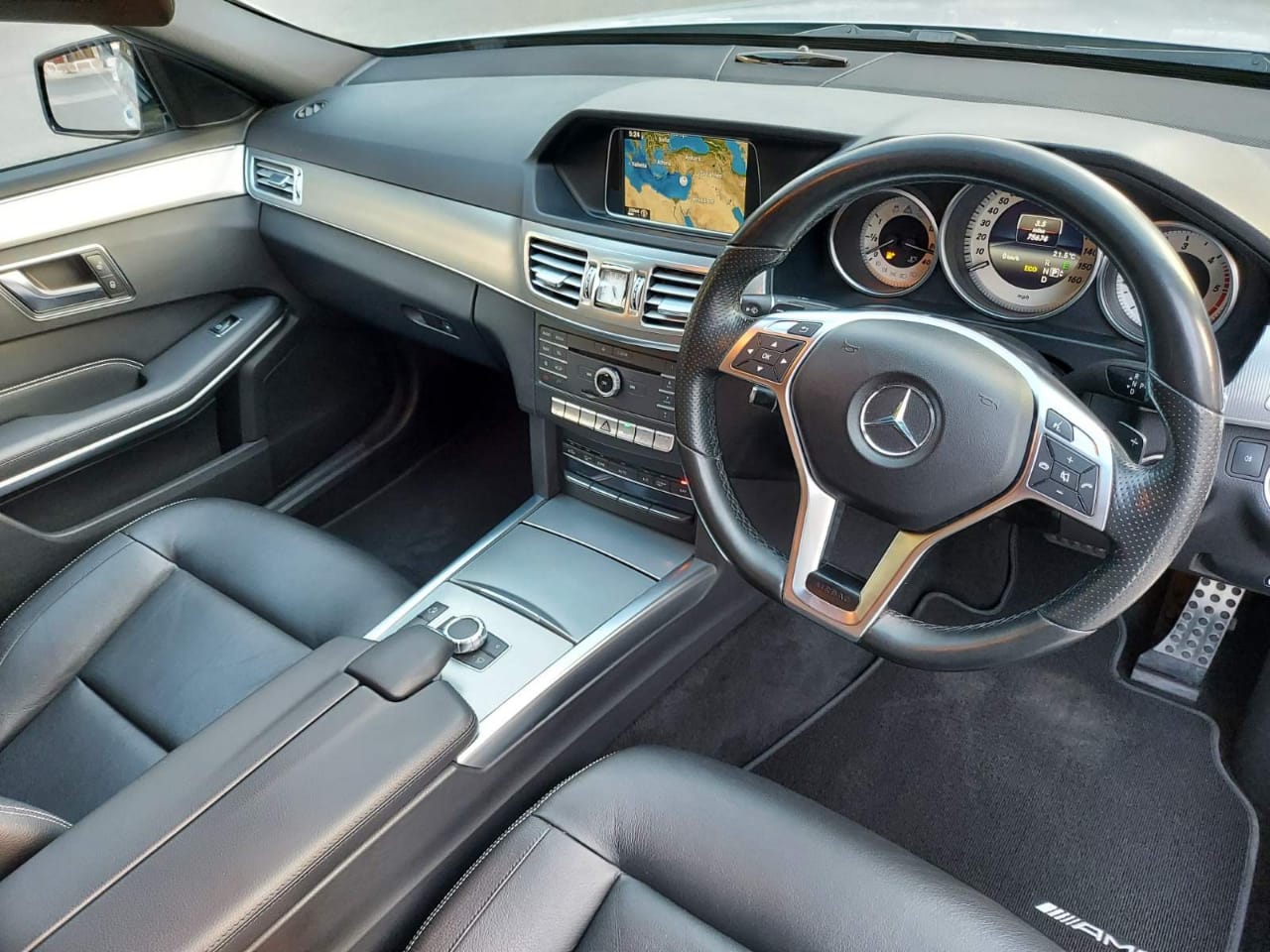 MERCEDES-BENZ E220 BLUTEC AMG PREMIUM 2015