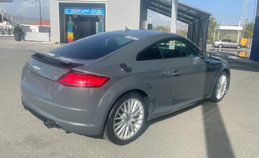 Audi TT 2015