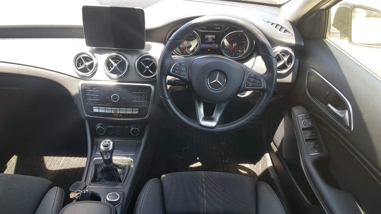 Mercedes-Benz GLA180 AMG 2019